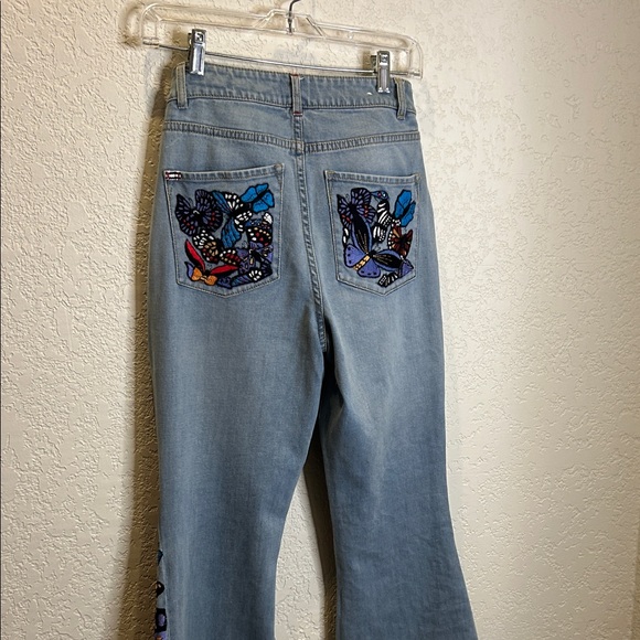 Alice + Olivia Light Denim Jeans - Picture 6 of 7